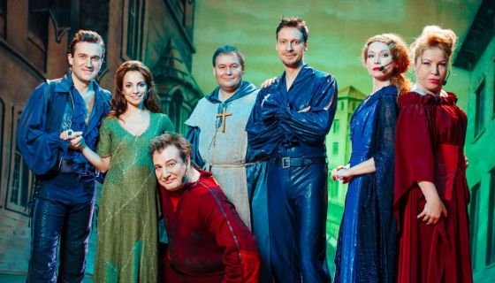 Мюзикл-шоу «Нотр-Дам де Пари» и «Ромео и Джульетта», Железнодорожный