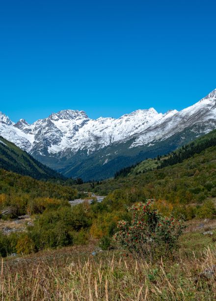 Путешествие в Домбай в мини-группе: Сырные пещеры, Шоанинский храм, Гумбаши