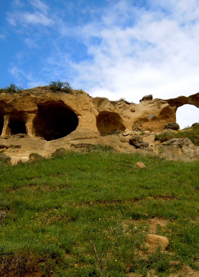 Медовые водопады и гора Кольцо