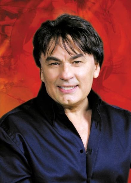 Александр Серов
